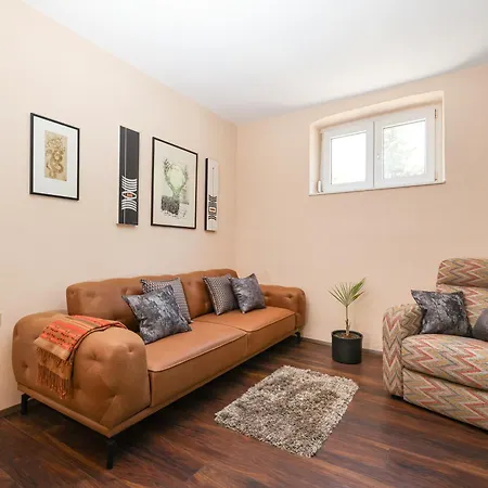 Apartament M & M *